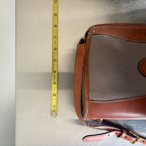 Vintage DOONEY & BOURKE Two Tone Brown Zip Medium Leather Crossbody Purse Bag - Picture 10 of 16